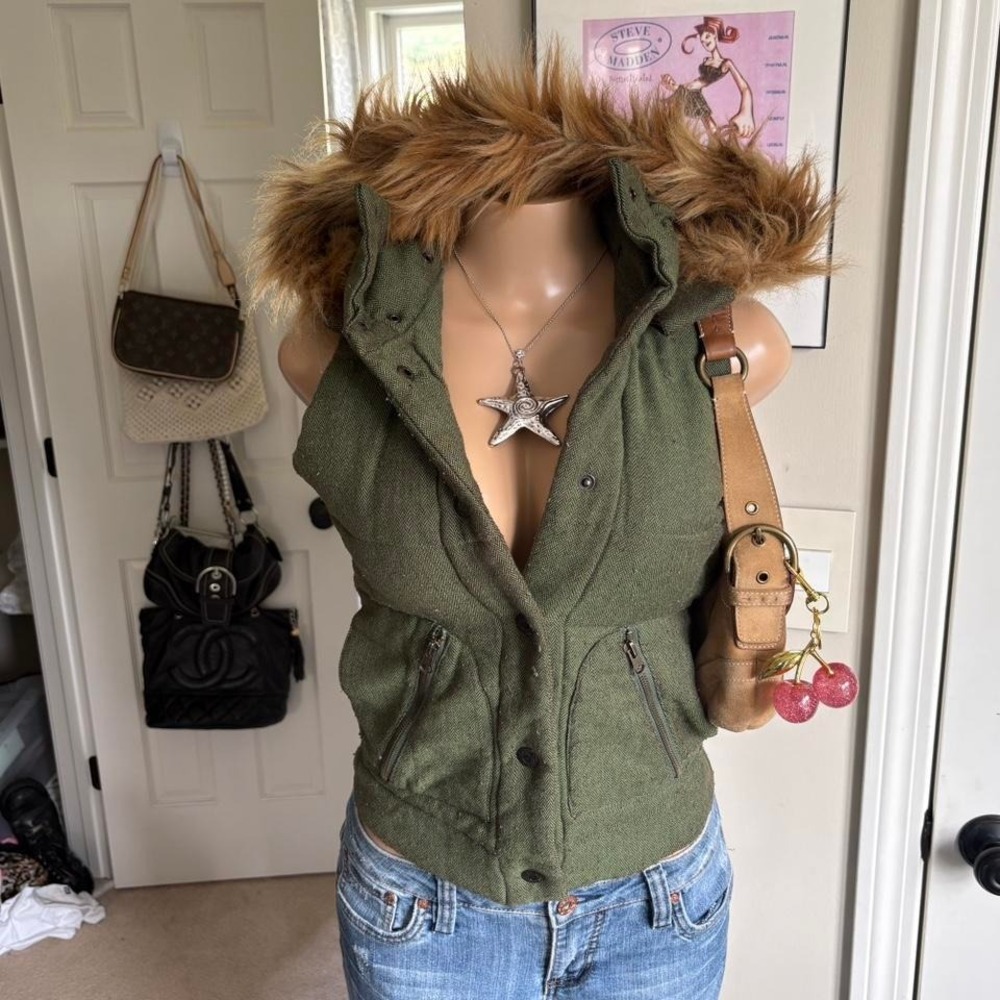 y2k 2000s bb dakota green faux fur hooded vest
